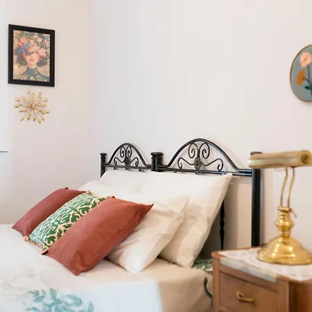 Oma Im Haus In Der Mitte By Interhome アパート オストゥーニ